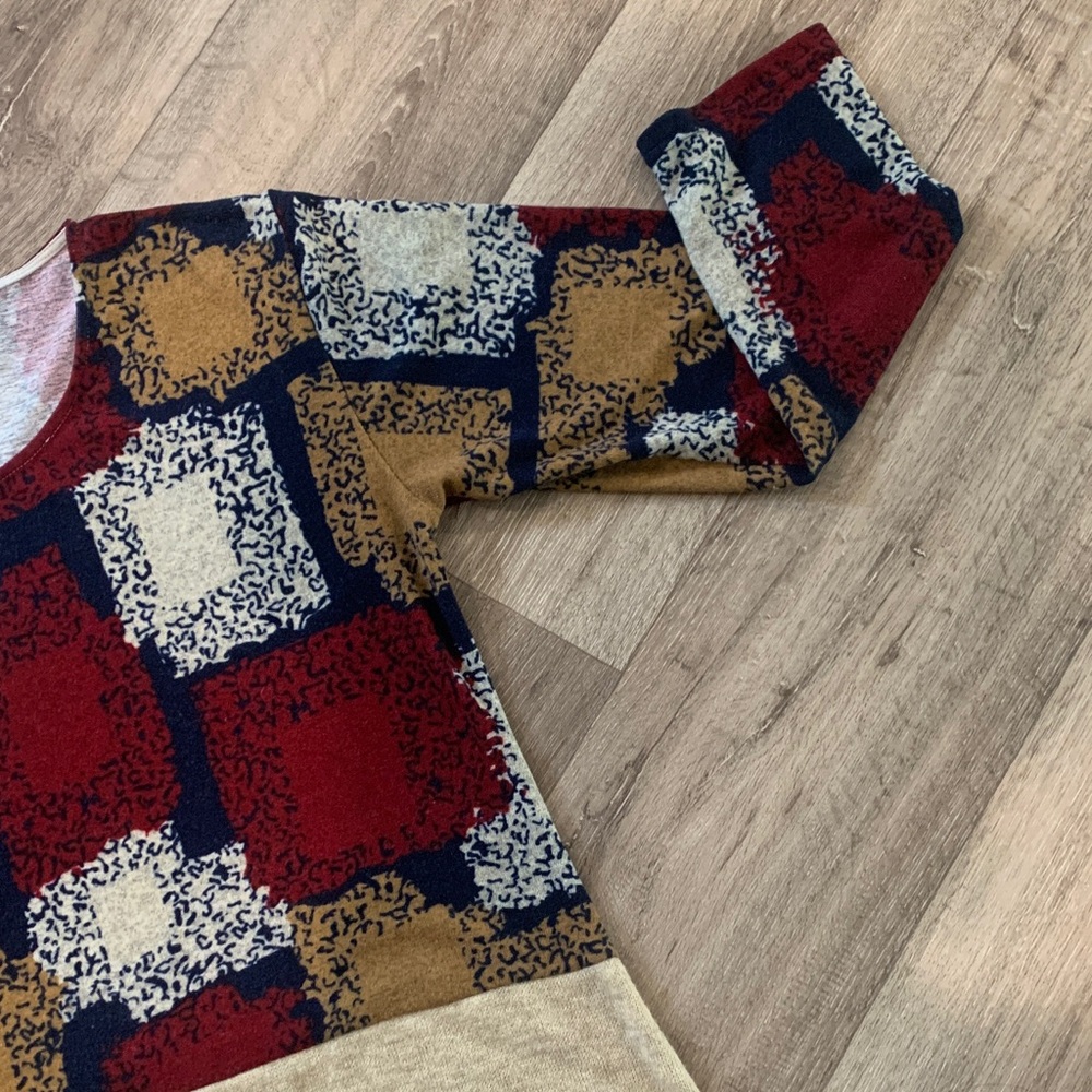Geometric Patterned Women's Sweater - Picture 5 of 13